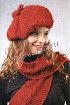 Красный берет и шарф