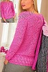 Ярко-розовый пуловер с патентным узором