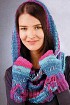 Пестрый шарф-труба и варежки с помпонами