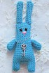 Заяц-ключник - игрушка амигуруми