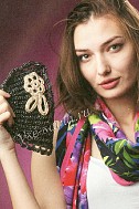 Темно-серый клатч крючком с цветком