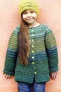 Зеленый жакет спицами и шапочка