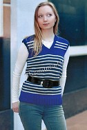 Жилет в полоску с V-образным вырезом