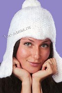 Белая шапка с ушками и помпоном