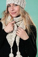 Шапка и шарф с кистями
