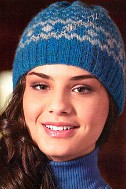 Шапка из синей меланжевой пряжи