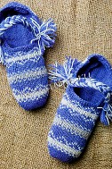 Двойные тапочки спицами с жаккардовым узором