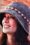 Шляпка крючком с пуговицами