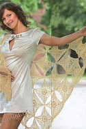 Ажурная шаль крючком из квадратных мотивов