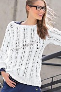 Белый пуловер с ажурным узором из кос