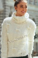 Белый мохеровый пуловер