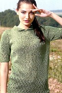 Зеленый пуловер спицами с короткими рукавами