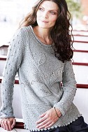 Серо-голубой пуловер спицами с шишечками