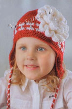 Красная шапочка с белым цветком Красная шапочка с белым цветком