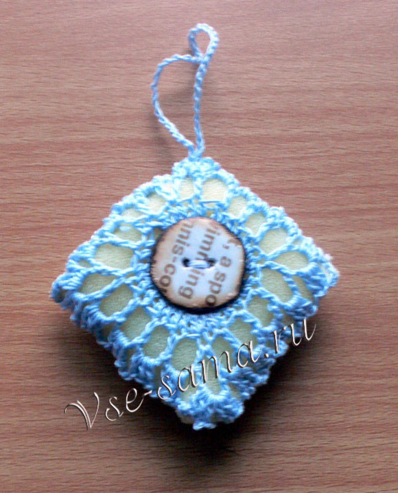 Кружевные игрушки на елочку крючком-14