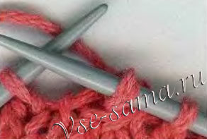 захватить рабочую нить и вытащить петлю сквозь три петли одновременно захватить рабочую нить и вытащить петлю сквозь три петли одновременно