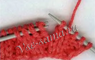 далее совместите петли на основной и вспомогательной спицах далее совместите петли на основной и вспомогательной спицах