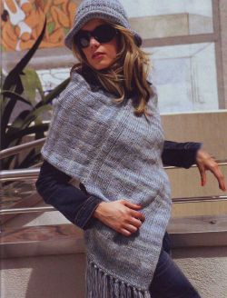 Накидка и шапочка серого цвета