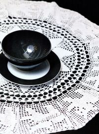 Ажурная скатерть с котятами Ажурная скатерть с котятами