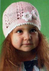Розовая шапочка крючком с цветами Розовая шапочка крючком с цветами