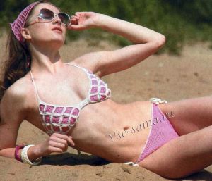 Розово-белый купальник и косынка Розово-белый купальник и косынка