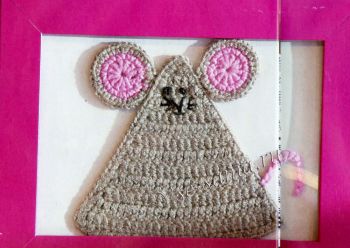 Украшение крючком в рамку - Серая мышка Украшение крючком в рамку - Серая мышка