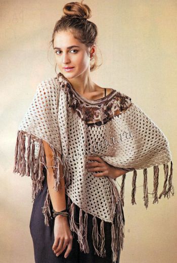 Пончо крючком с кистями Пончо крючком с кистями