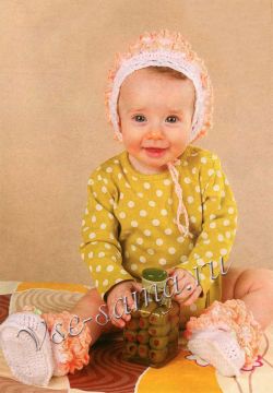 Белый комплект крючком с персиковой отделкой Белый комплект крючком с персиковой отделкой