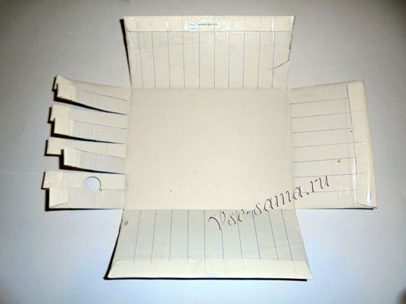 Коробочка из картона и подарочной ленты-1 Коробочка из картона и подарочной ленты-1