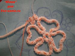 прикладываем маленькие цветочки прикладываем маленькие цветочки