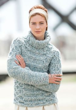 Пуловер с воротом и горизонтальным узором Пуловер с воротом и горизонтальным узором