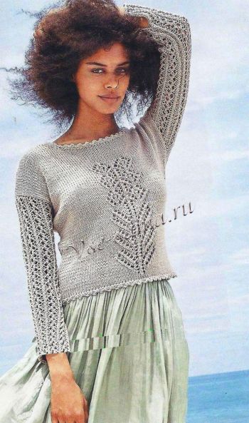 Фото серого пуловера с ажурным мотивом Фото серого пуловера с ажурным мотивом