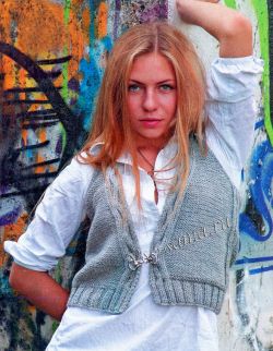 Серый жилет с застежкой Серый жилет с застежкой