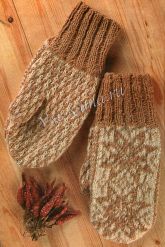 Бежевые варежки с орнаментом Бежевые варежки с орнаментом