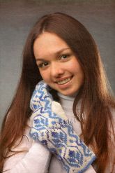 Светлые и темные варежки с прибалтийским рисунком Светлые и темные варежки с прибалтийским рисунком