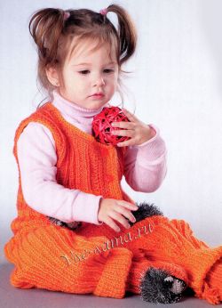 Оранжевый комбинезон с ежиками и носочки Оранжевый комбинезон с ежиками и носочки