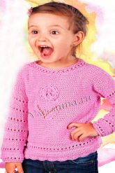 Розовый пуловер с цветочком Розовый пуловер с цветочком