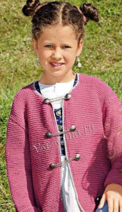 Розовый жакет спицами на пуговицах Розовый жакет спицами на пуговицах