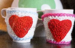 Грелка для кружки спицами с сердечком Грелка для кружки спицами с сердечком