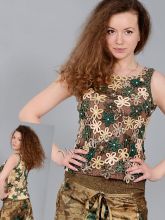 Цветочная майка в коричневых тонах, фото модели Цветочная майка в коричневых тонах, фото модели