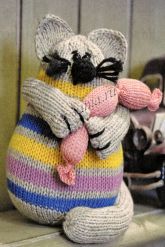 Кот с сардельками Кот с сардельками